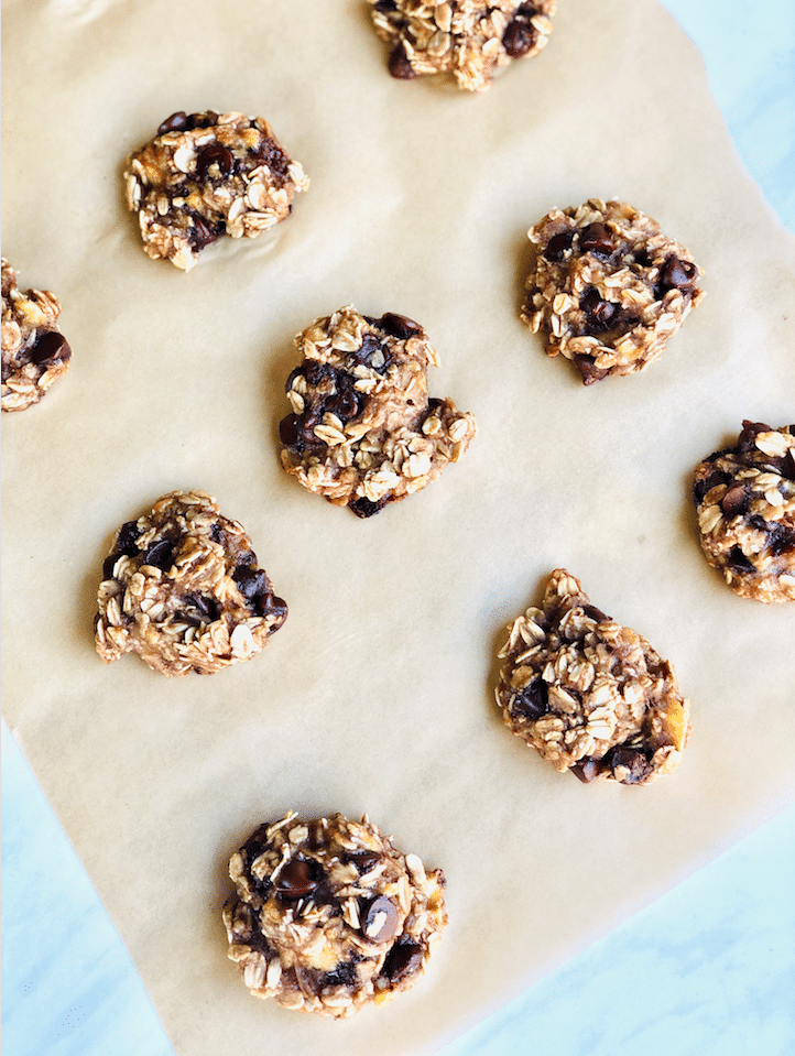 Chewy_Chocolate_Chip_Oatmeal_Cookies_Recipe