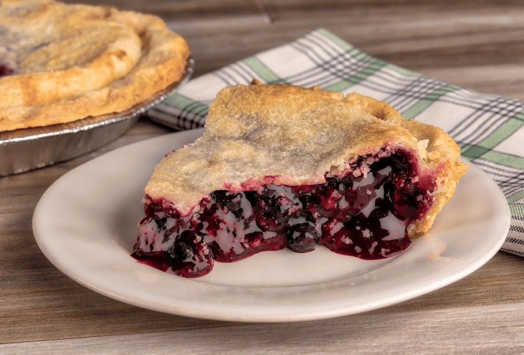 village_pie_maker_berry_medley_pie